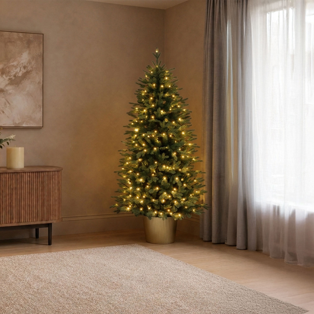 5ft Pre-Lit Hilton Potted Christmas Tree Green Image 2