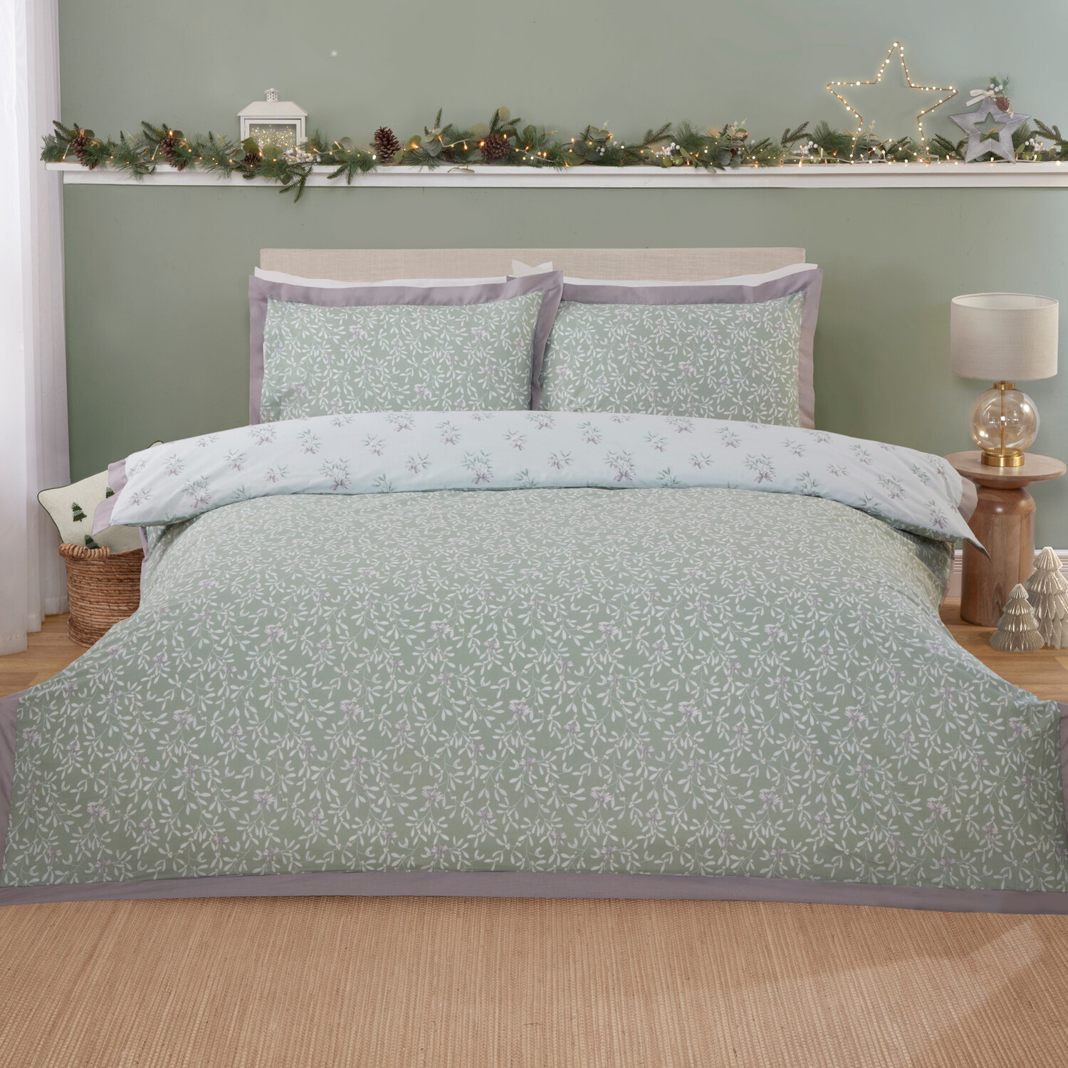 Mistletoe Kisses Duvet Set Green Superking Image 2