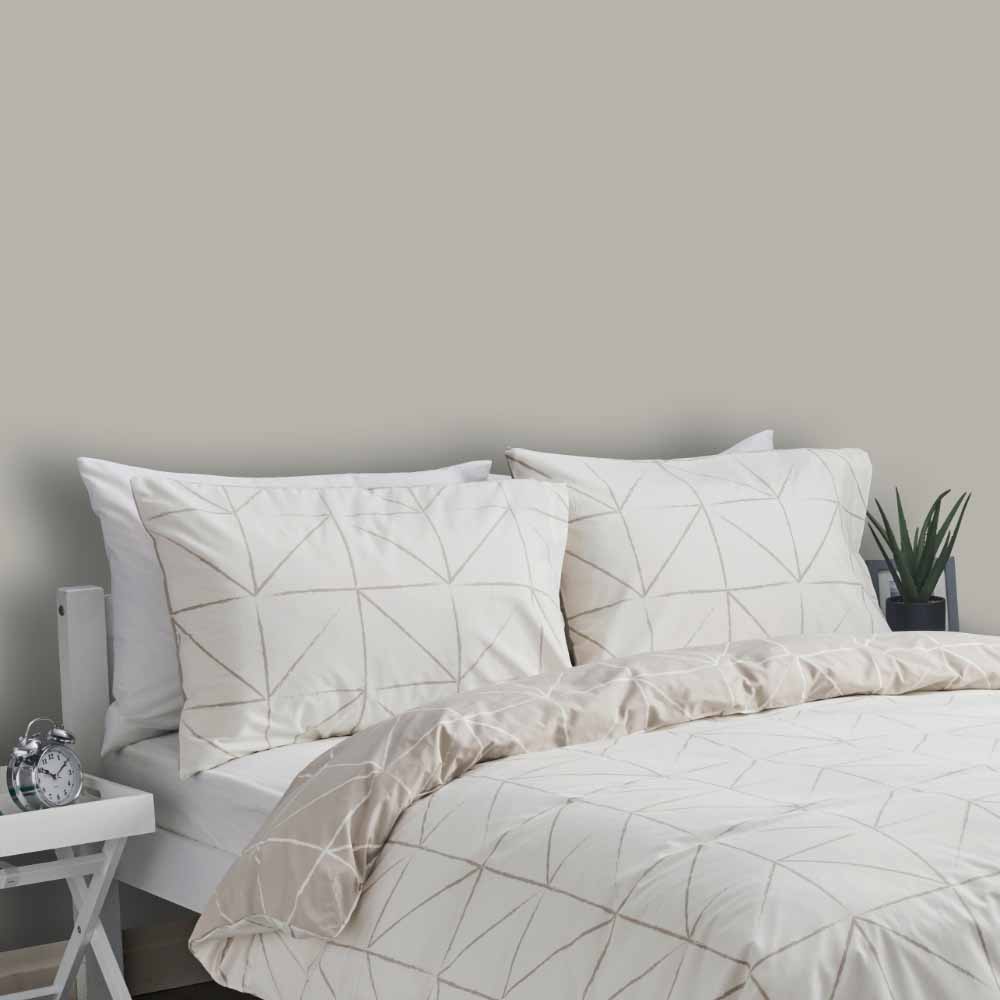 Wilko Walls & Ceilings Cosy Grey Silk Emulsion Paint 5L Image 3