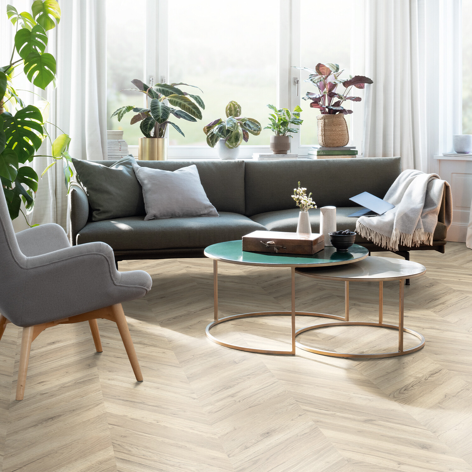 Egger 8mm Laminate Flooring Sample Light Luanda Oak Image 2