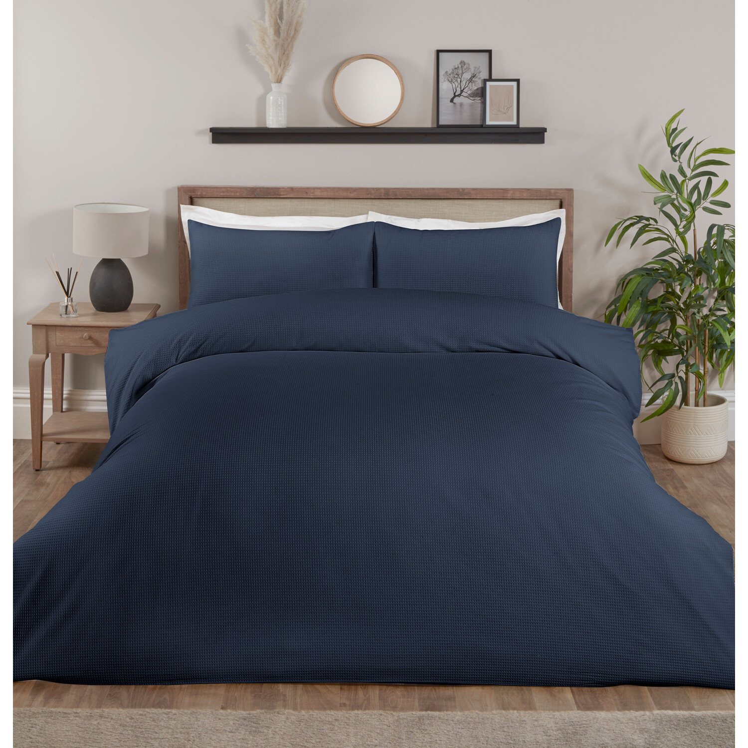 Divante Belgravia Waffle Super King Size Navy Duvet Cover and Pillowcase Set Image 1