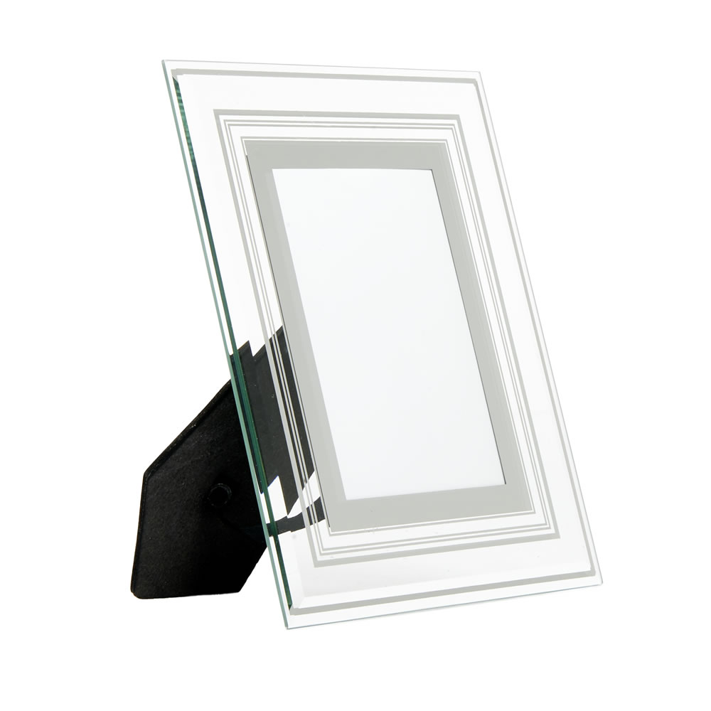 Wilko Glass and Silver Border Photo Frame 3.5 x 5 Inch Wilko