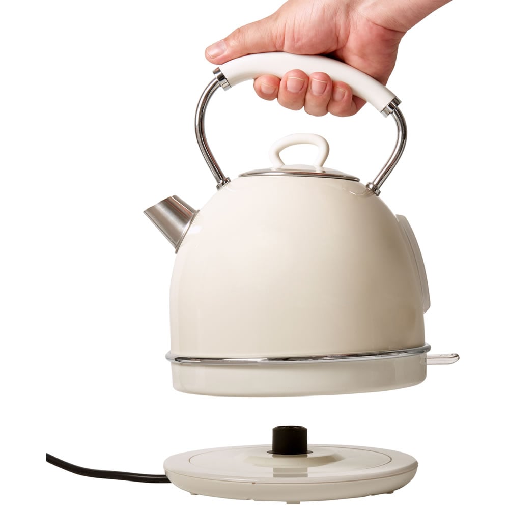 Wilko Cream Retro Domed 1.7L Kettle Wilko