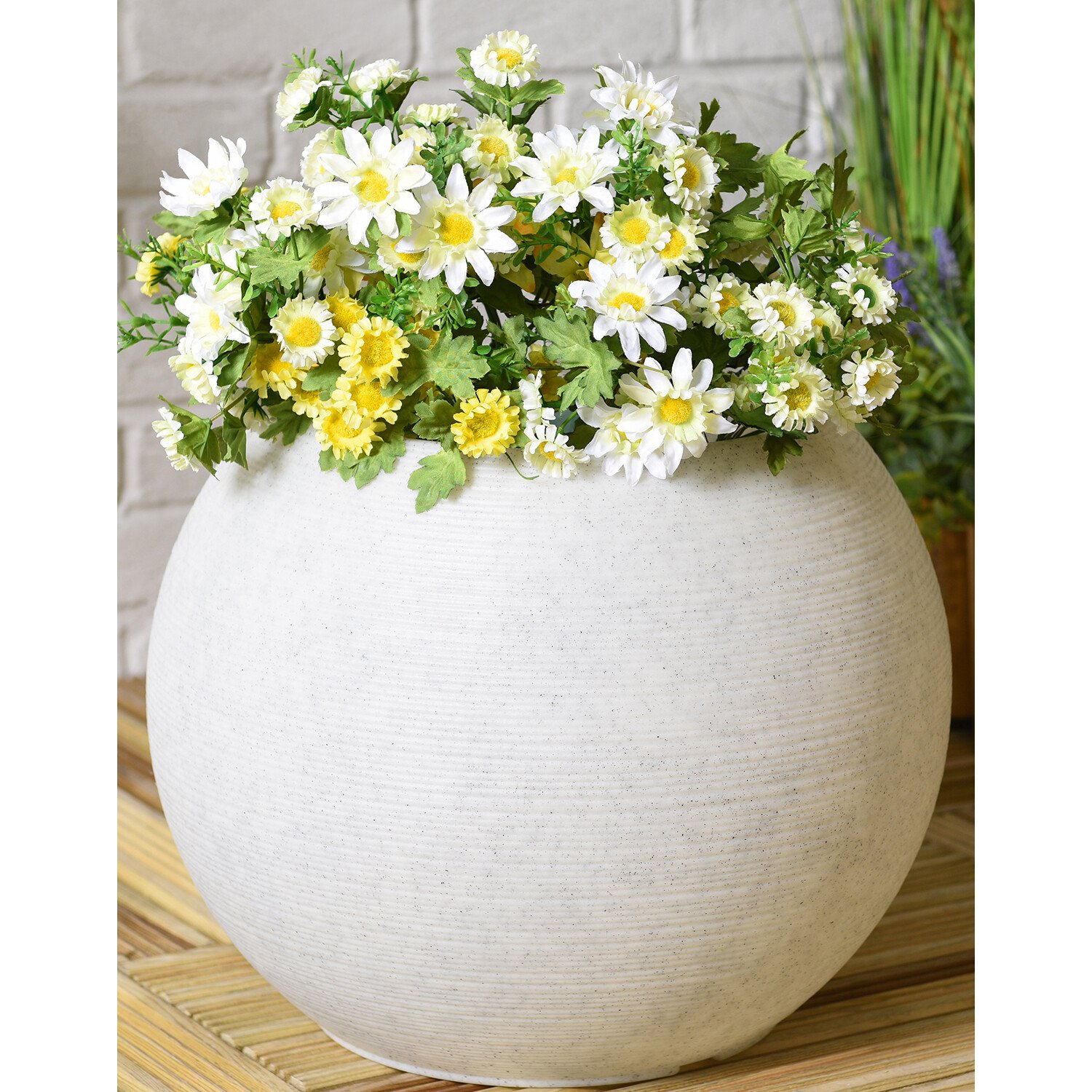 Light Up Plant Pot - White Image 1