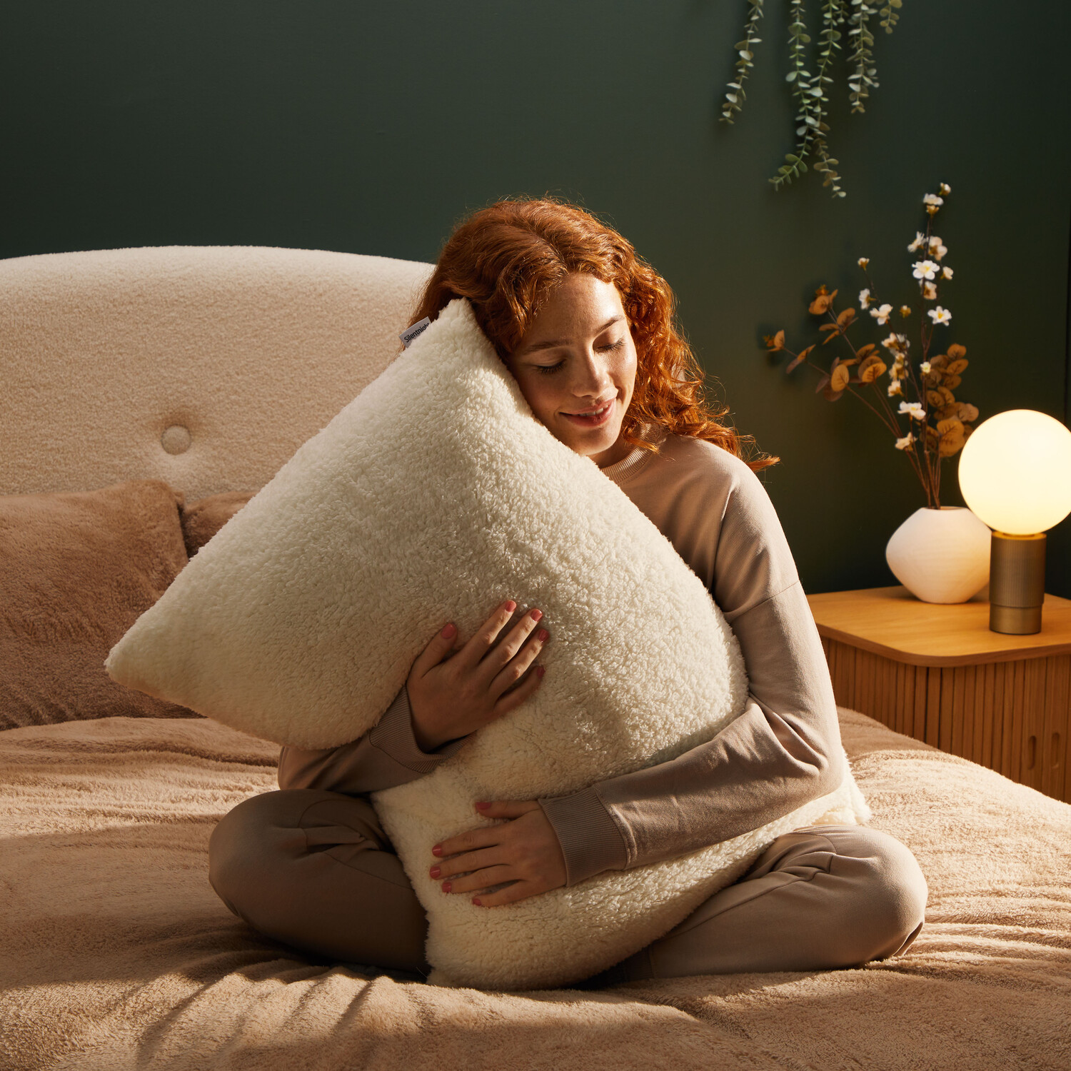 Silentnight Love Snuggles Pillow Image 5