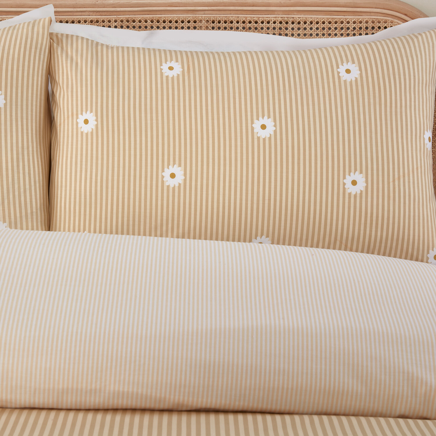 Daisy Stripe Duvet Set Yellow Double Image 3