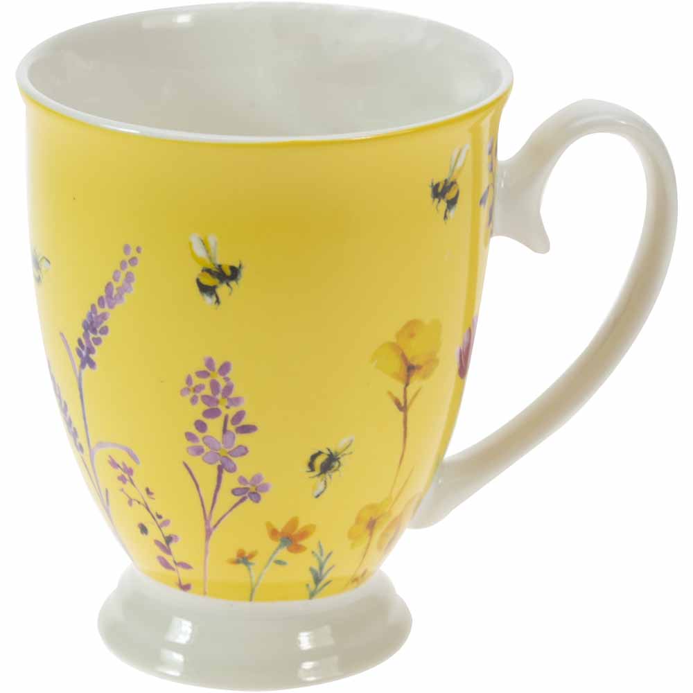 Wilko Yellow Bee Design Mug