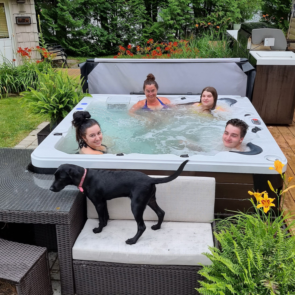 Great Lakes Erie 6 Person UV Hot Tub 200 x 200cm Image 2