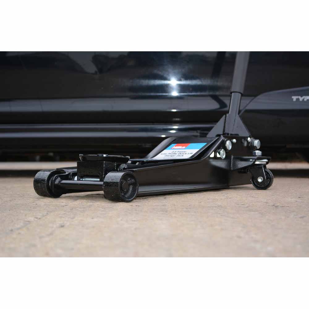 Hilka Tools 2.5 Tonne Low Profile Fast Lift Jack Image 6
