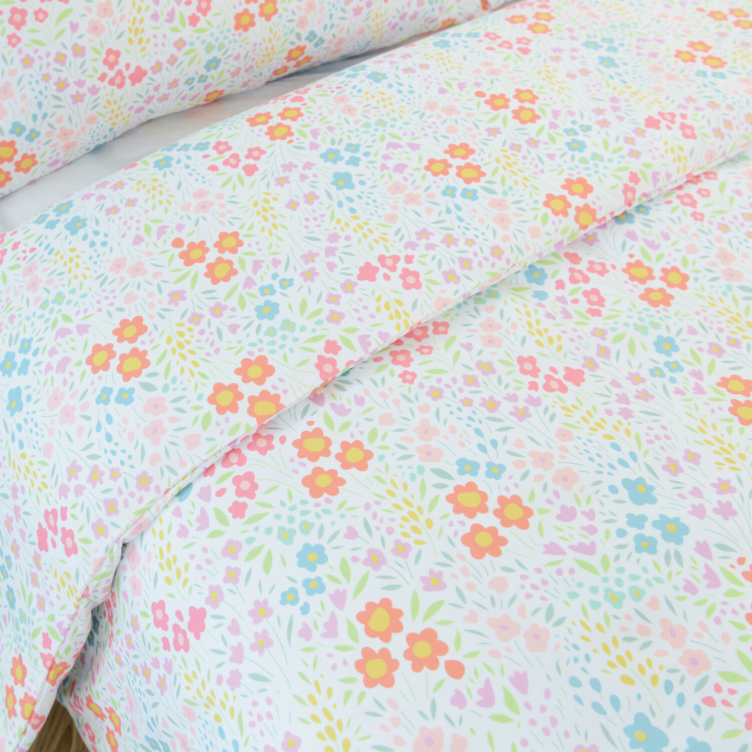 Spring Floral Duvet Cover and Pillowcase Set - King Image 5