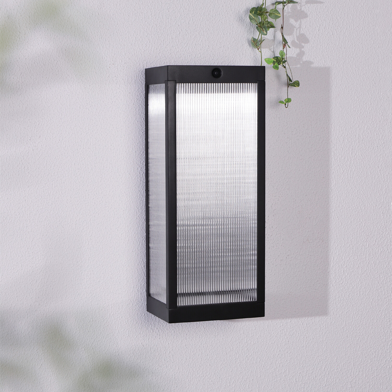 Solar Kaleb Wall Light Black Image 2