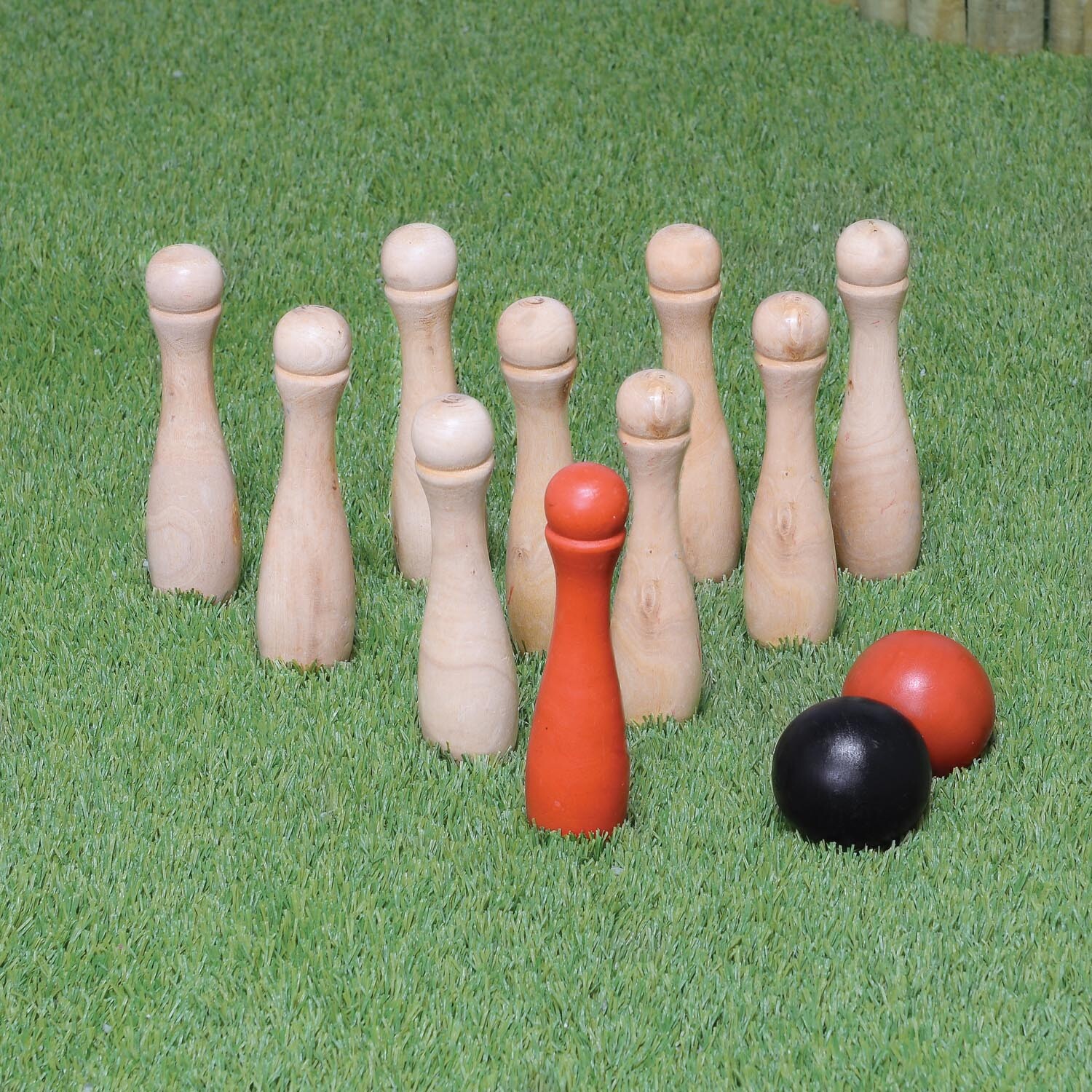 4-in-1 Wooden Games Image 4