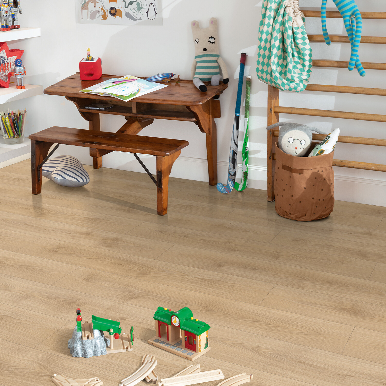 Egger 8mm Laminate Flooring Sand North Oak Image 2