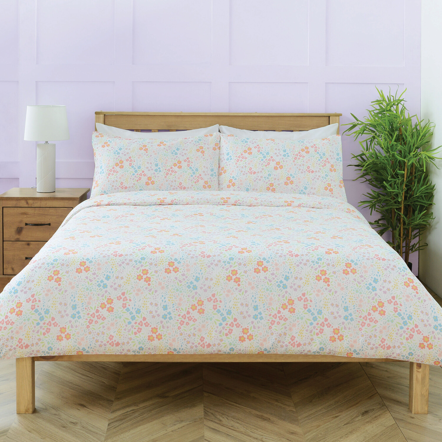 Spring Floral Duvet Cover and Pillowcase Set - King Image 1
