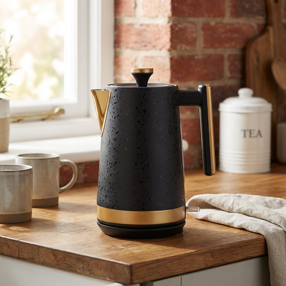 Kaiseki Black and Gold 1.7L Jug Kettle Image 7