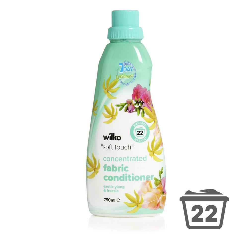 Wilko Exotic Ylang and Freesia Fabric Conditioner 22 Washes 750ml Image 1