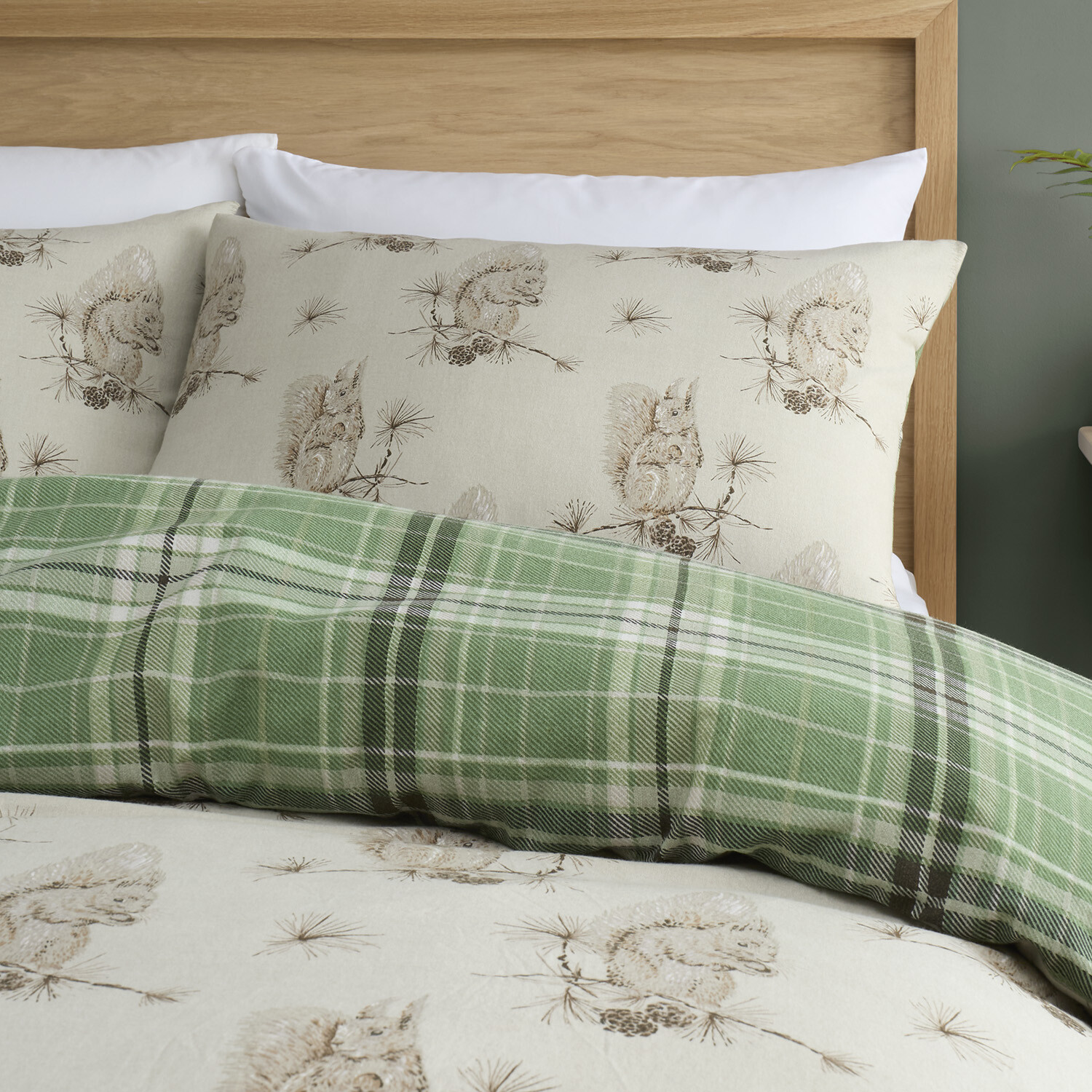 Divante Newbridge Forest Duvet Cover and Pillowcase Set - Green / Double Image 3
