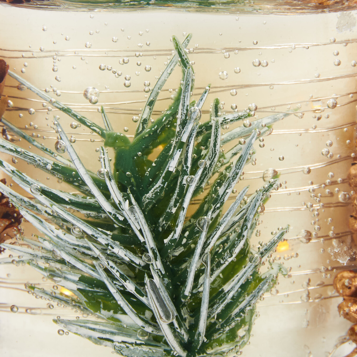 LED Light Up Candle - Fir and Pinecone Image 5