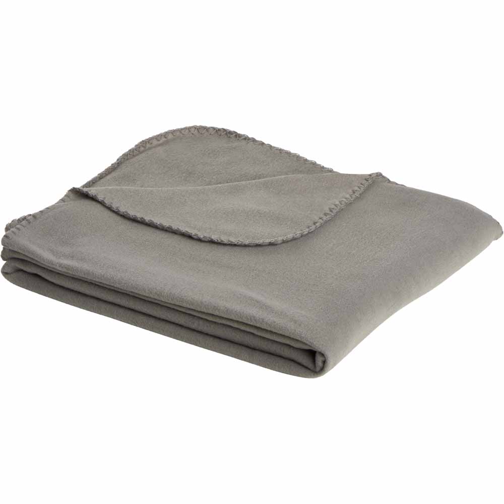 Country Club Fleece Blanket Grey 120 x 150cm 100% Polyester  - wilko