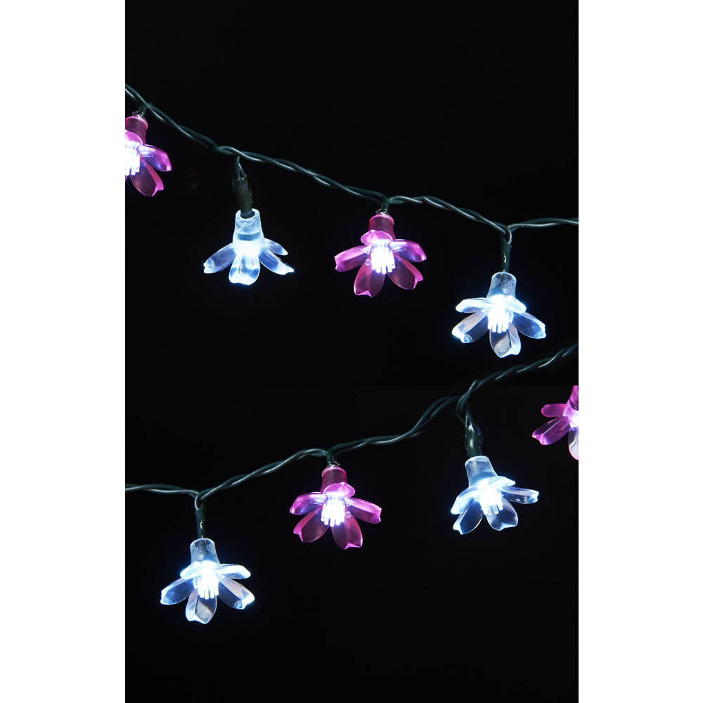 Wilko Solar String Lights Flowers 50 Bulbs Image 2