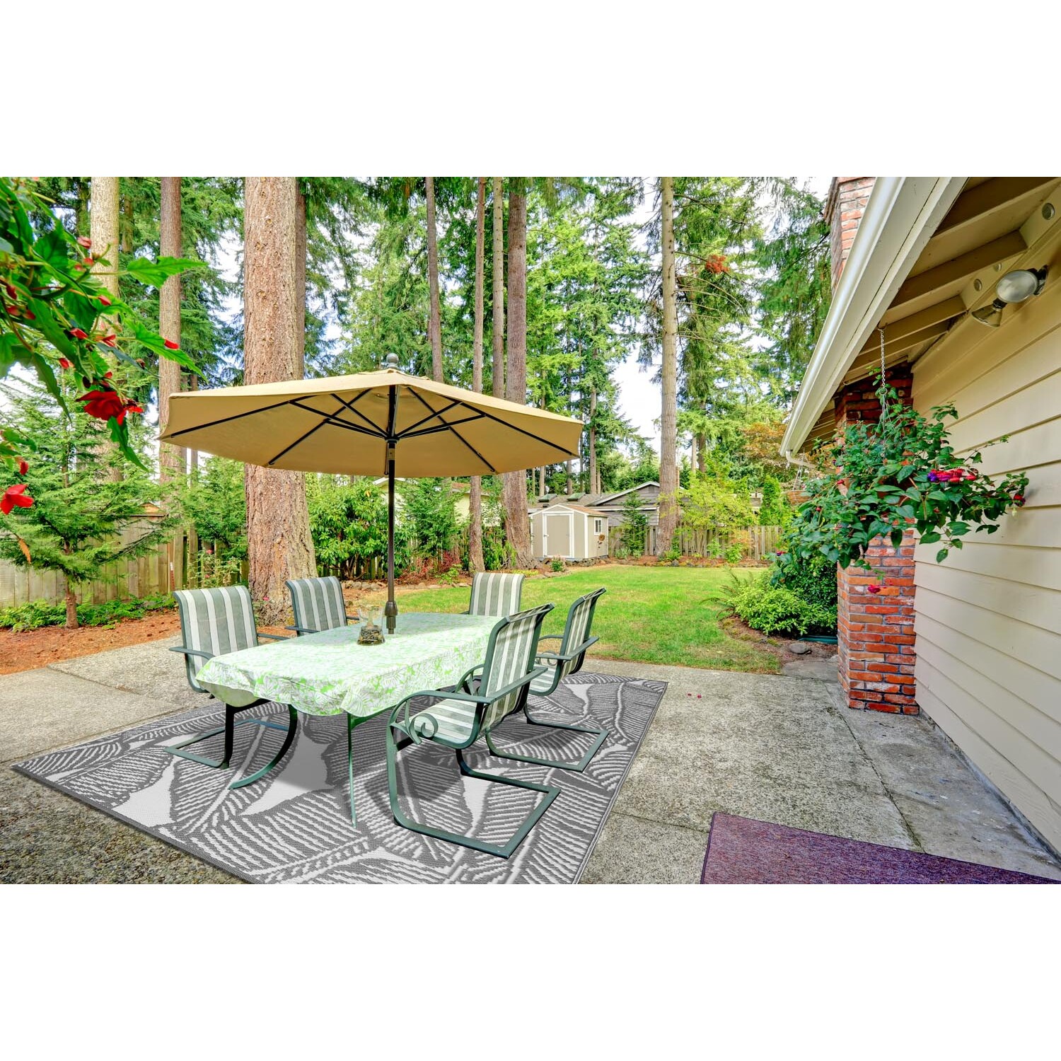 Fine Leaf Outdoor Rug - Charcoal Image 4