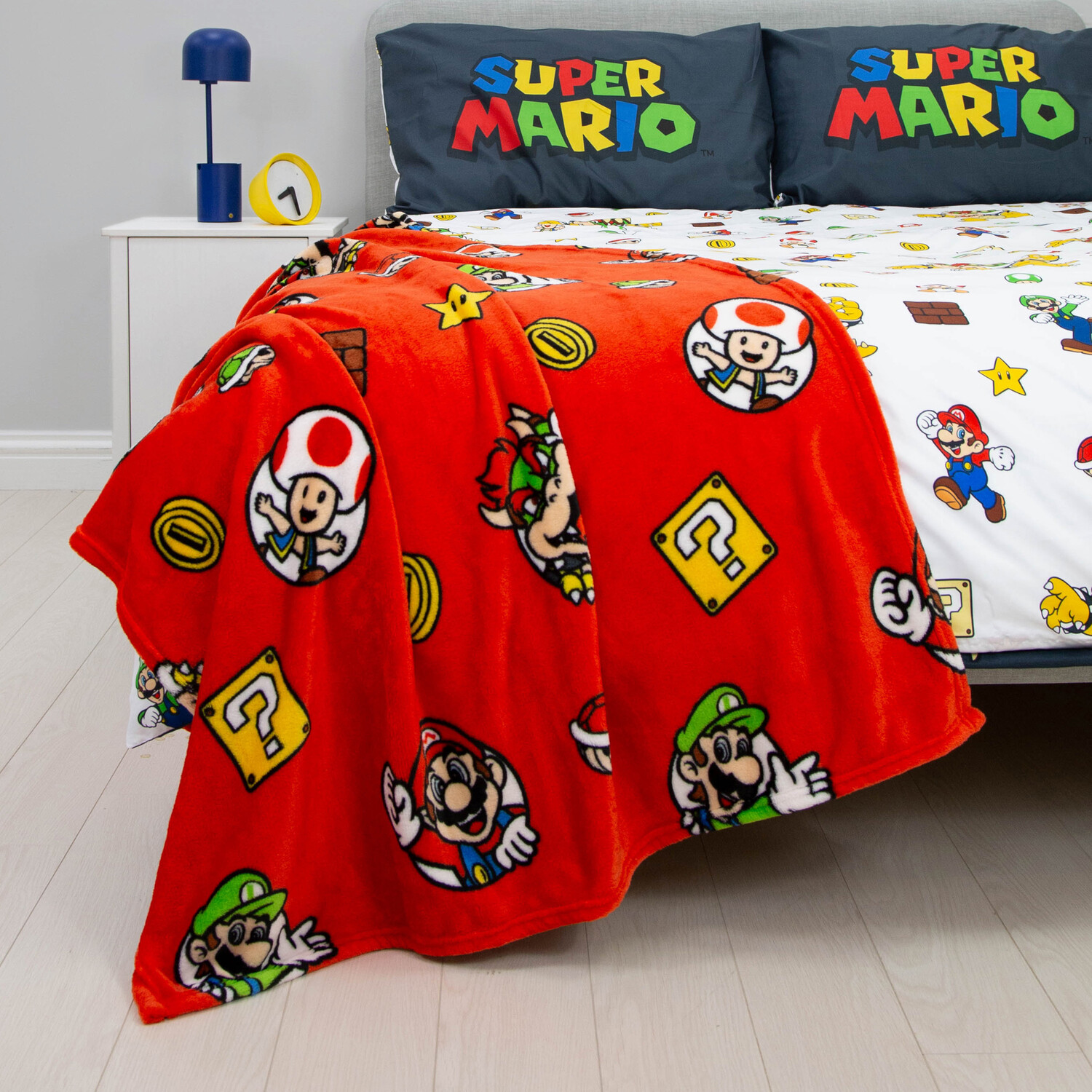 Super Mario Here We Go Again Throw Red Image 2