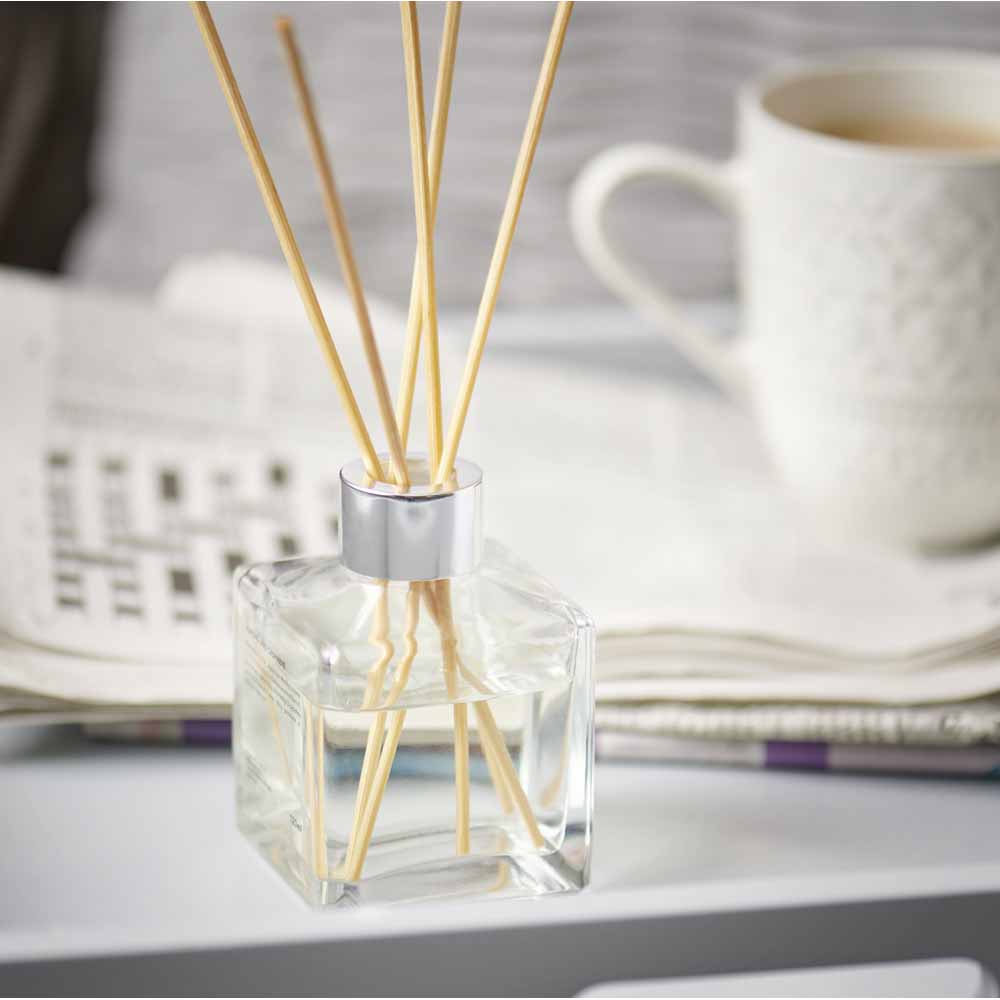 Wilko Almond and Cashmere Reed Diffuser 120ml Image 2