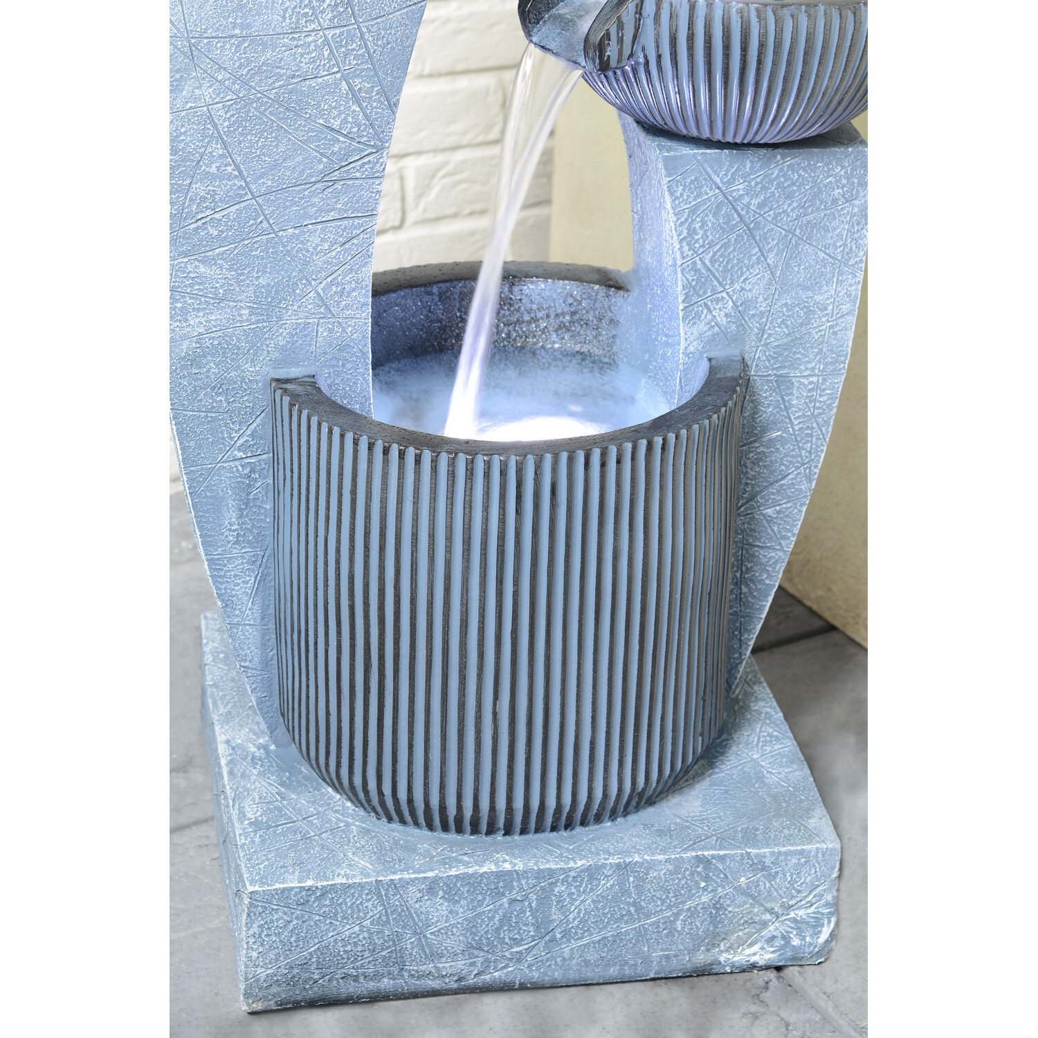 Pouring Bowls Water Feature Image 3