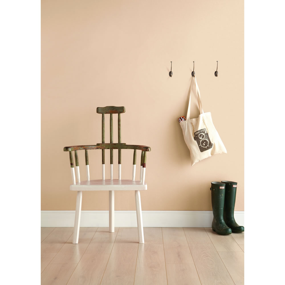 Crown Matt Emulsion Paint Tester Pot Soft Cream 40ml Wilko