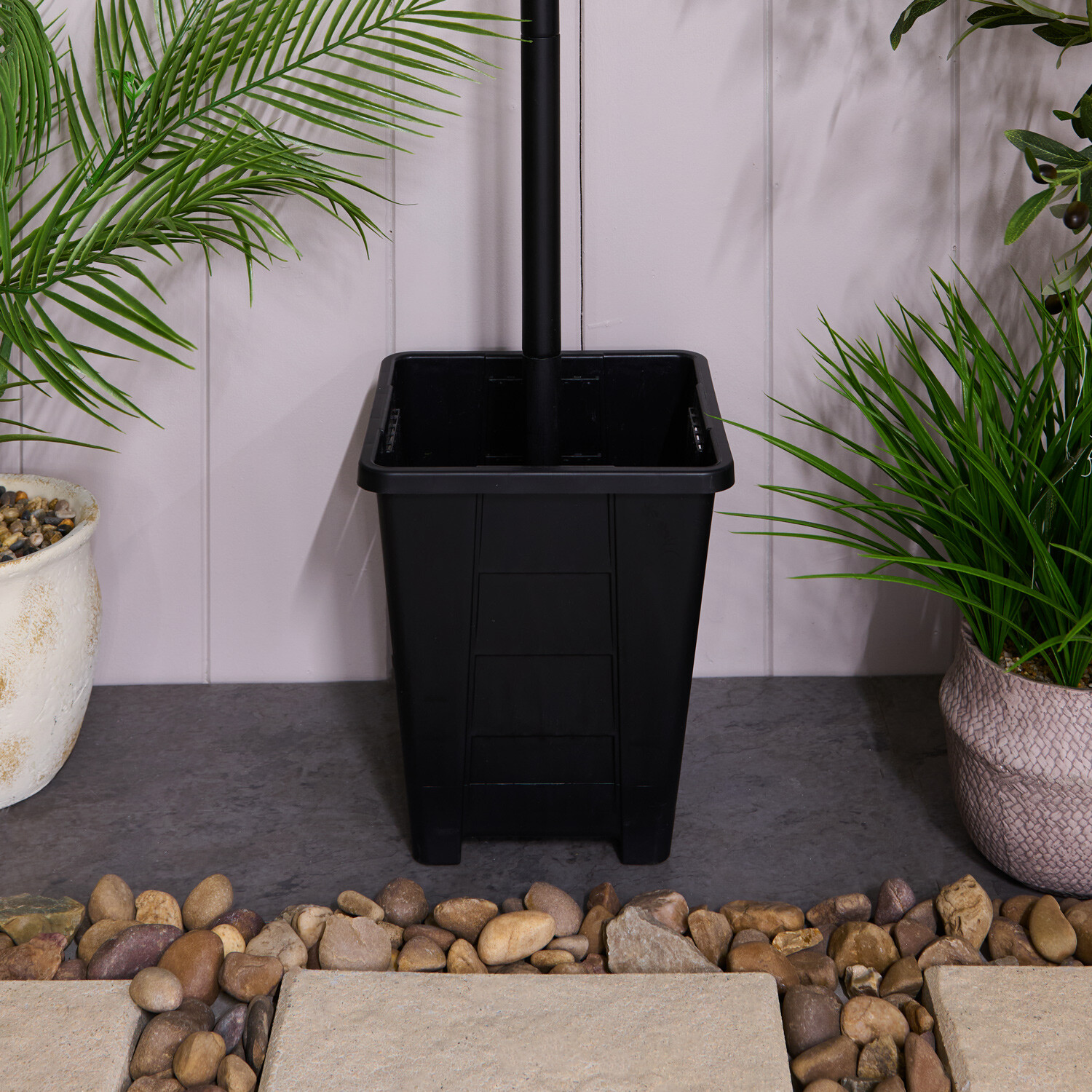 Solar Welcome Lamp Post Light Black Image 6