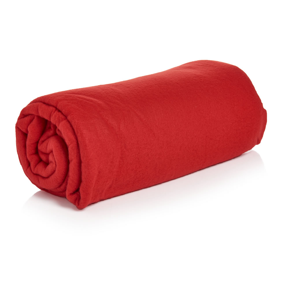 Wilko Fleece Throw Red 122 x 152cm Wilko