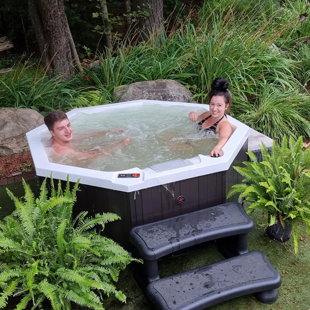 Great Lakes Muskoka 6 Person Plug and Play UV Patio Spa Image 6