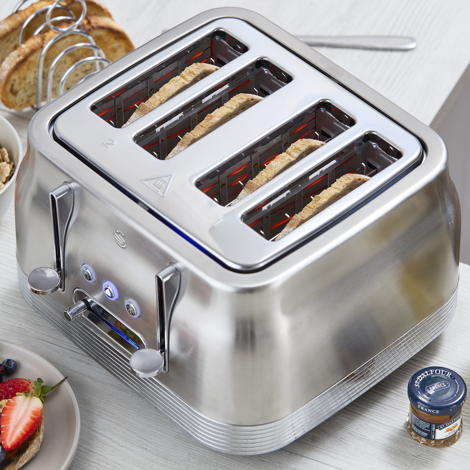 Swan Retro Revive 4 Slice Toaster Silver Image 6