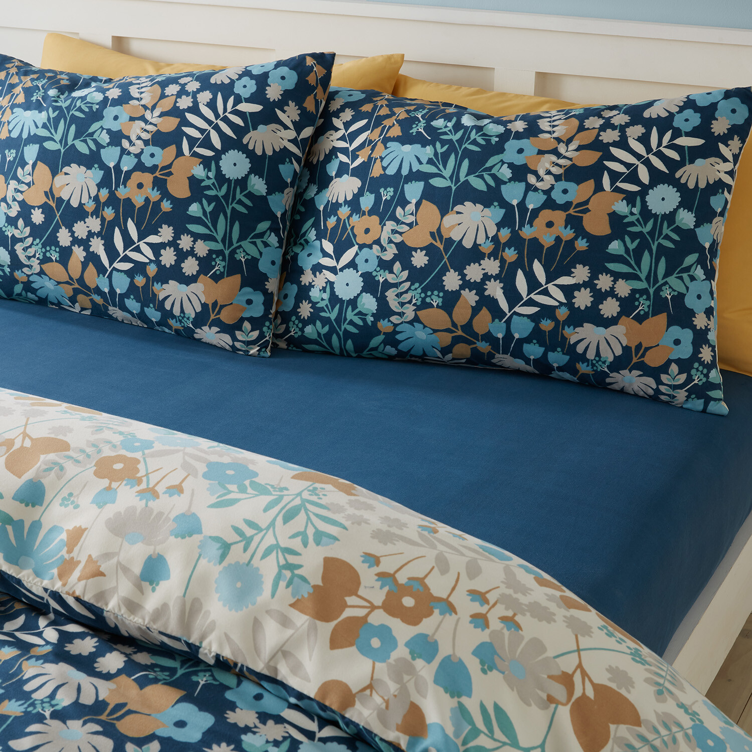 Posie Floral Bedding Set - Navy / Double Image 6