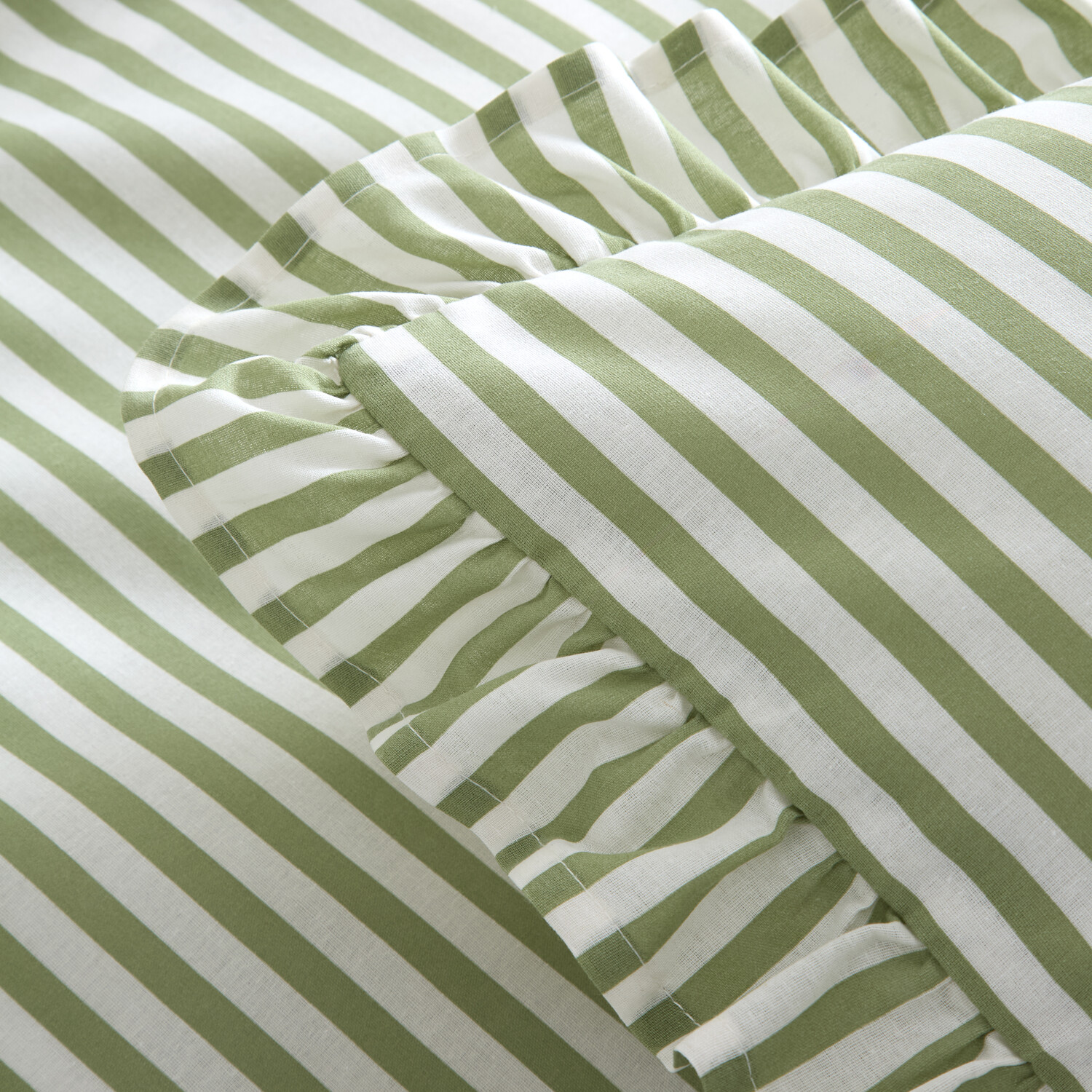 Felicity Frill Duvet Set Green King Image 4