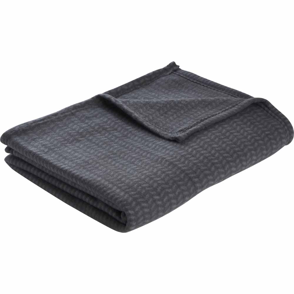 Wilko Slate Fleece Throw 120 x 150cm Image 1