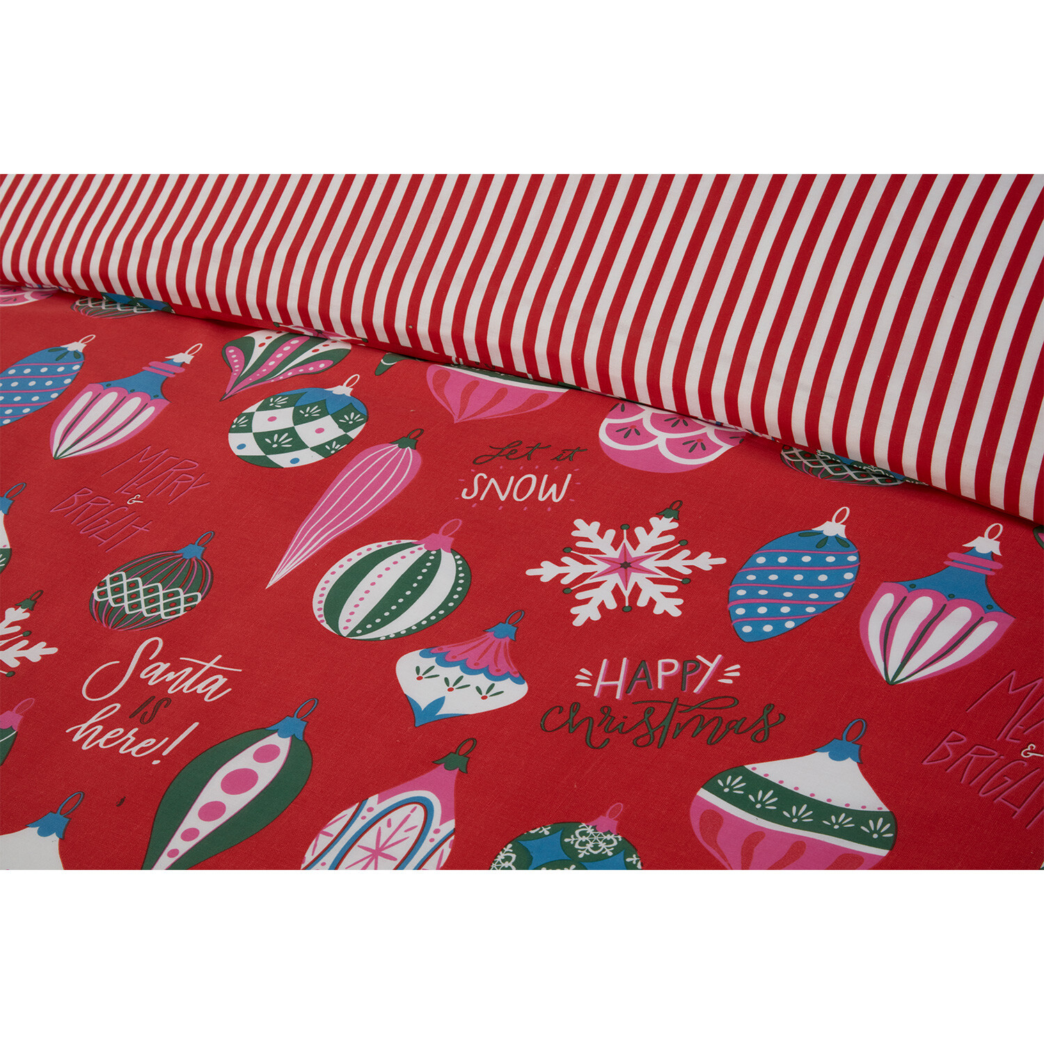 Merry and Bright Duvet Cover and Pillowcase Set - Red / King Image 4