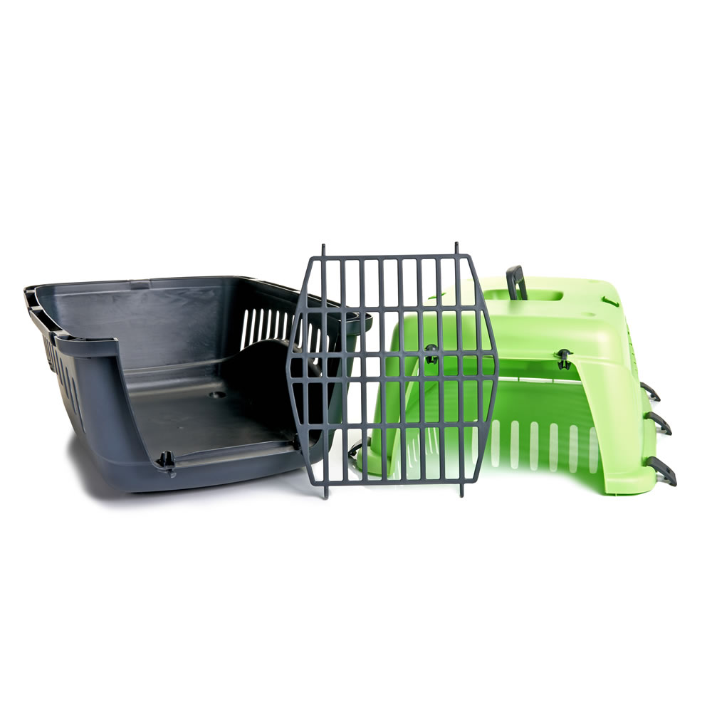 Single Wilko Medium Pet Carrier in Assorted styles Image 6