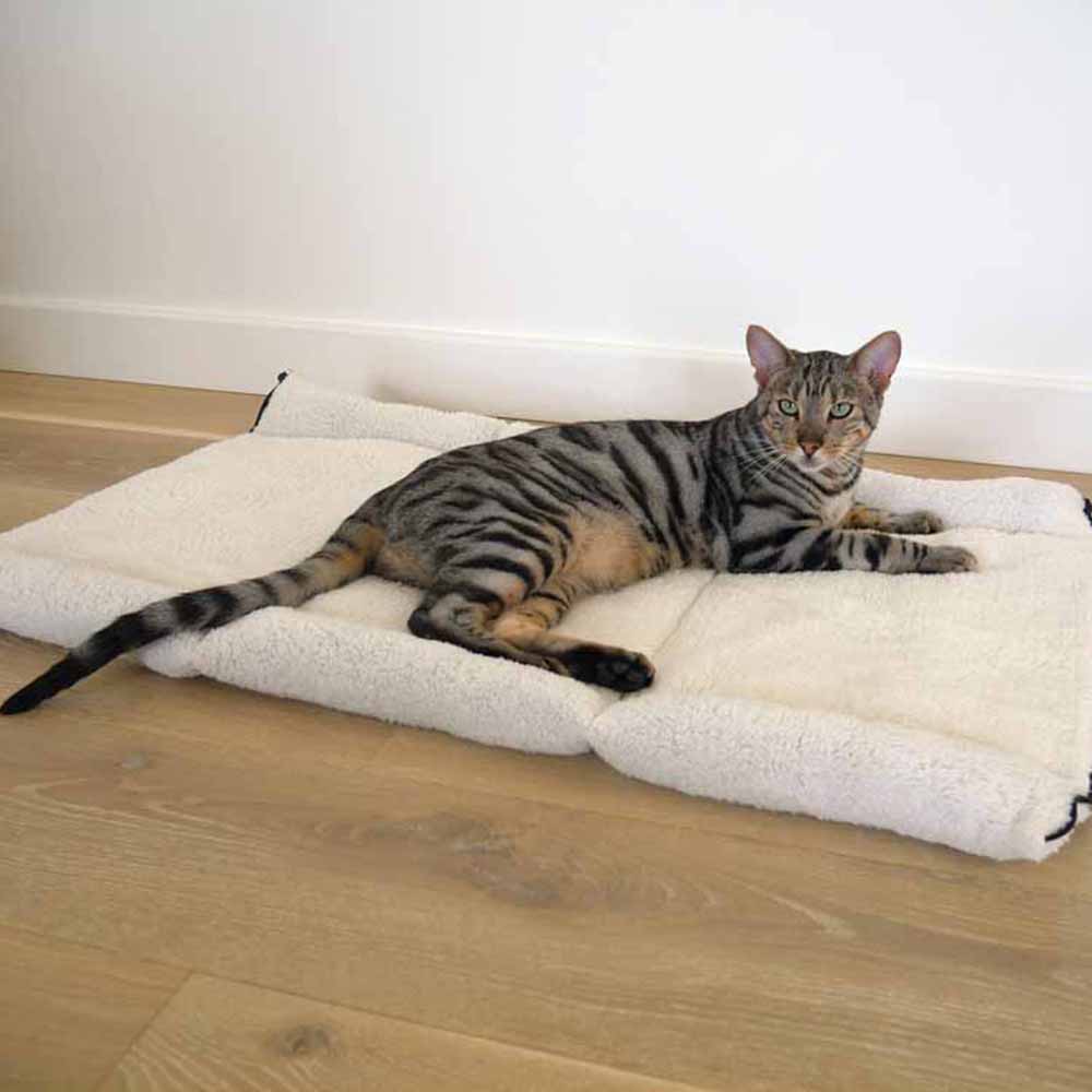 Rosewood Snuggle Plush 2 in 1 Cat Comfort Den Image 3