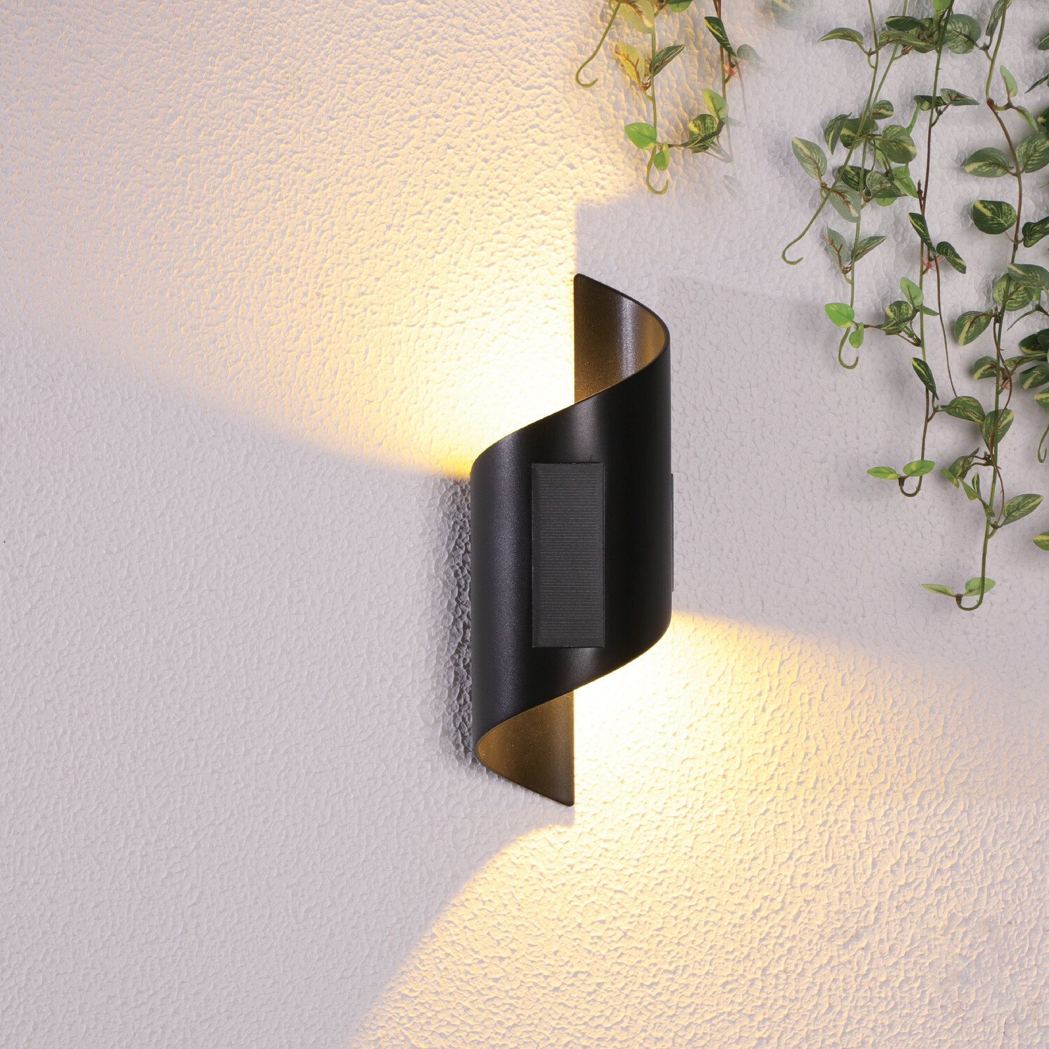 Solar Astley Wall Light Black Image 1