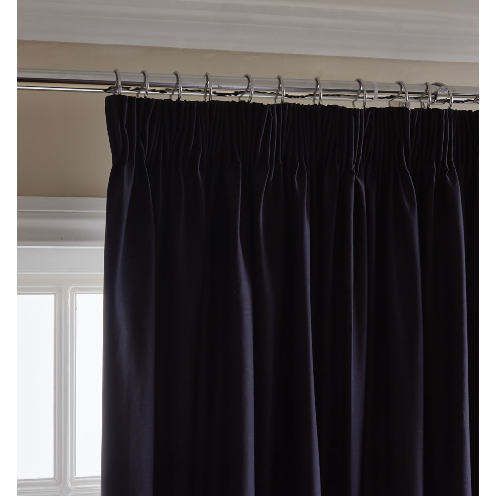 Wilko Black Thermal Blackout Pencil Pleat Curtains  167 W x 183cm D Image 2