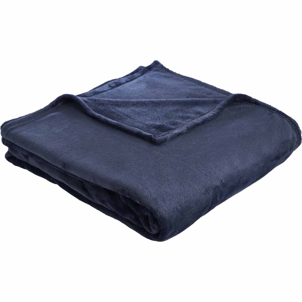 Wilko Navy Supersoft Throw 200 x 200cm Wilko