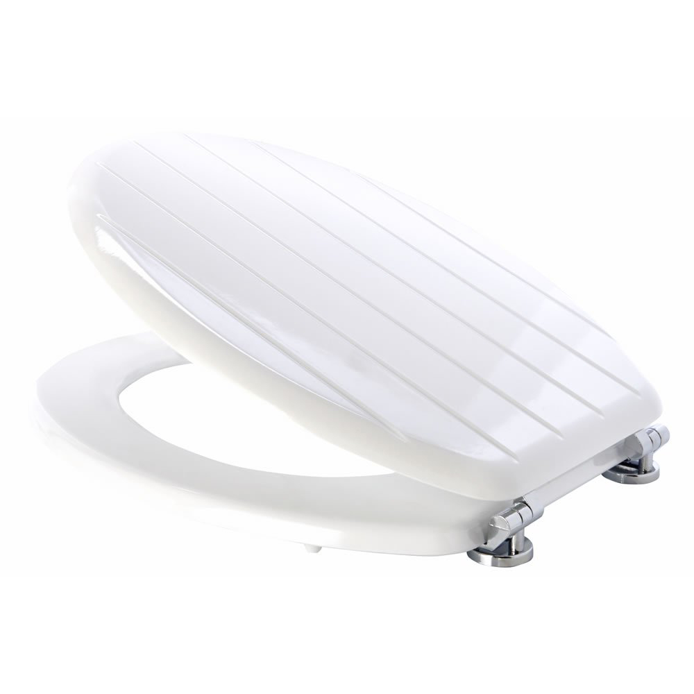 Wilko Tongue and Groove Effect White Toilet Seat Image 4