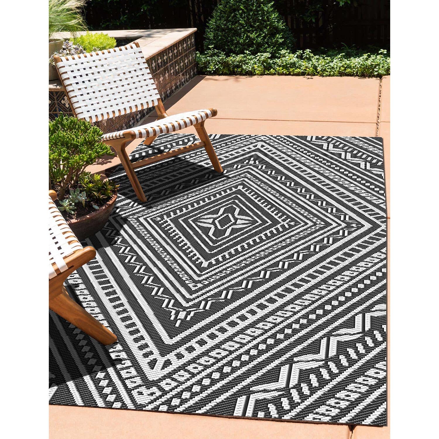 Boho Monochrome Reversible Outdoor Rug Image 2