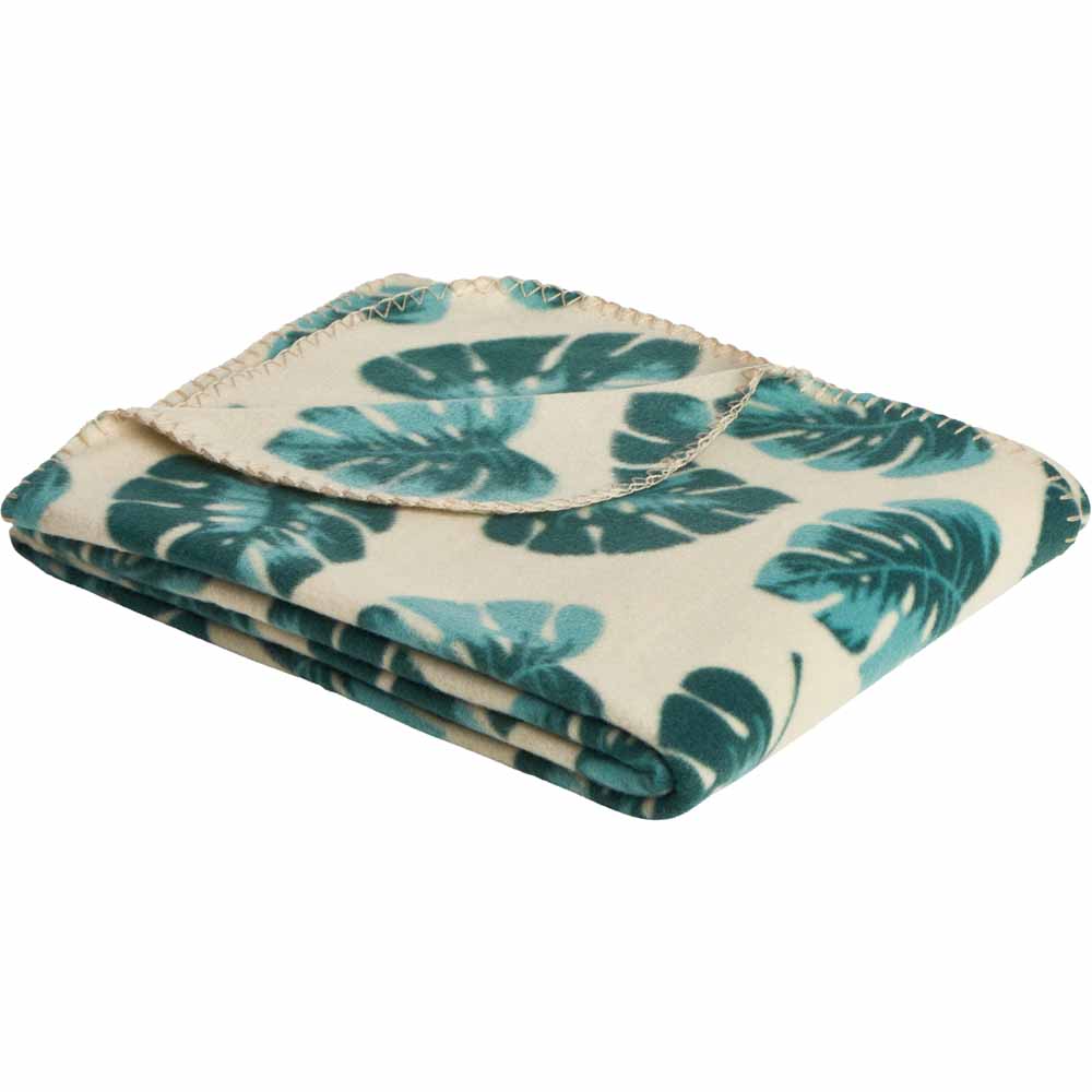 Country Club Fleece Blanket Leaf 120 x 150cm 100% Polyester  - wilko