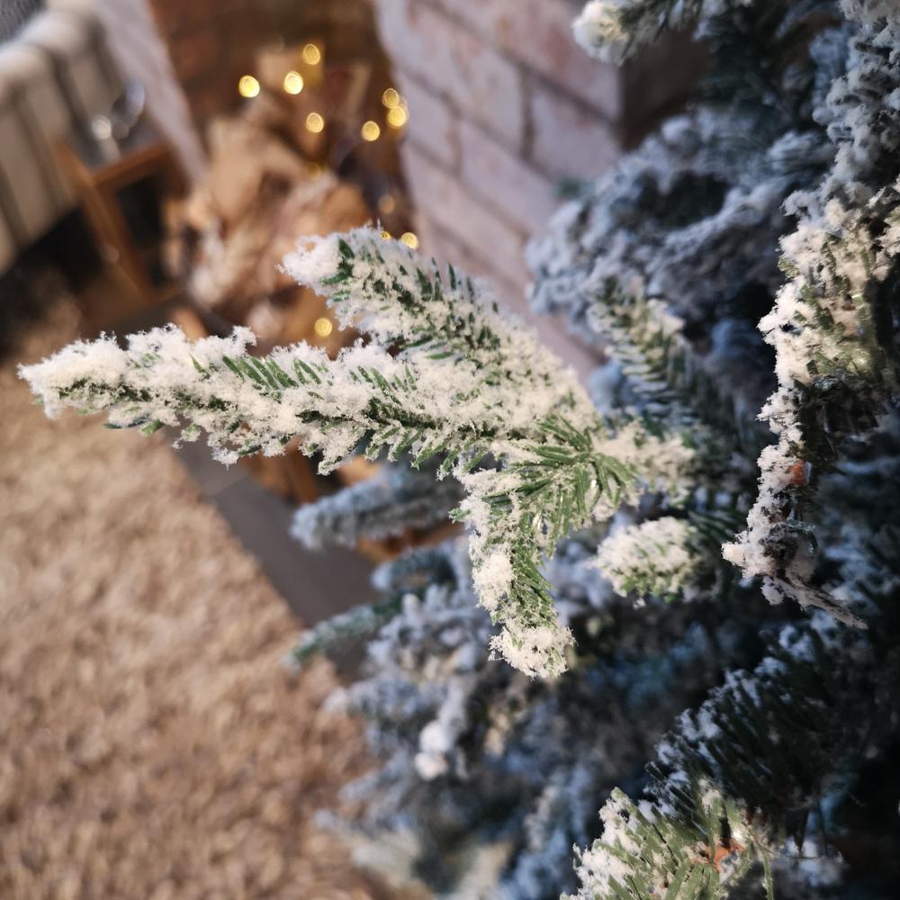 Samuel Alexander Premier Green Lapland Spruce Snow Flocked Artificial Christmas Tree with Stand 8ft Image 4