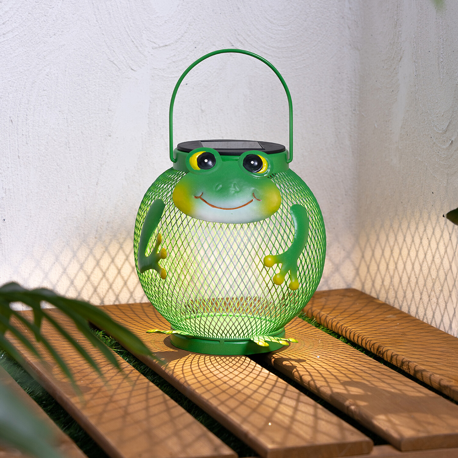 Solar Frog Lantern Green Image 2
