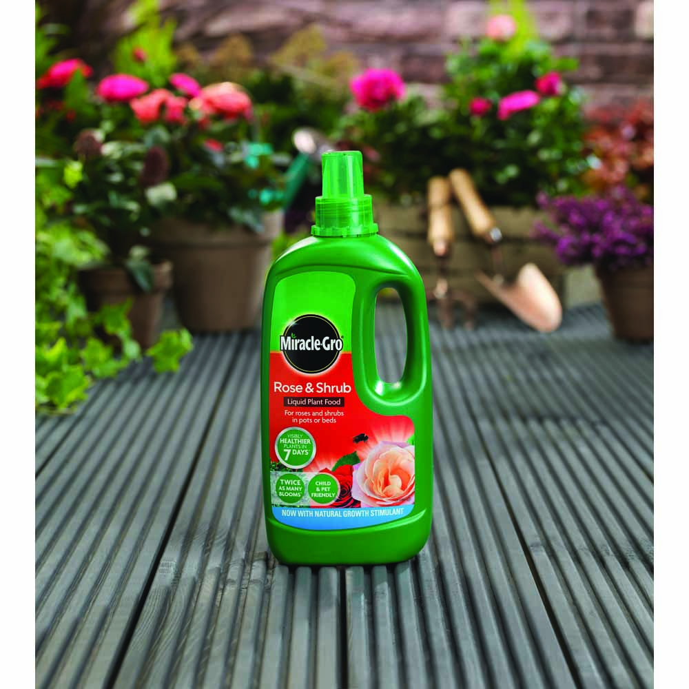 Miracle-Gro Liquid Rose and Shrub Plant Food 1L Image 3