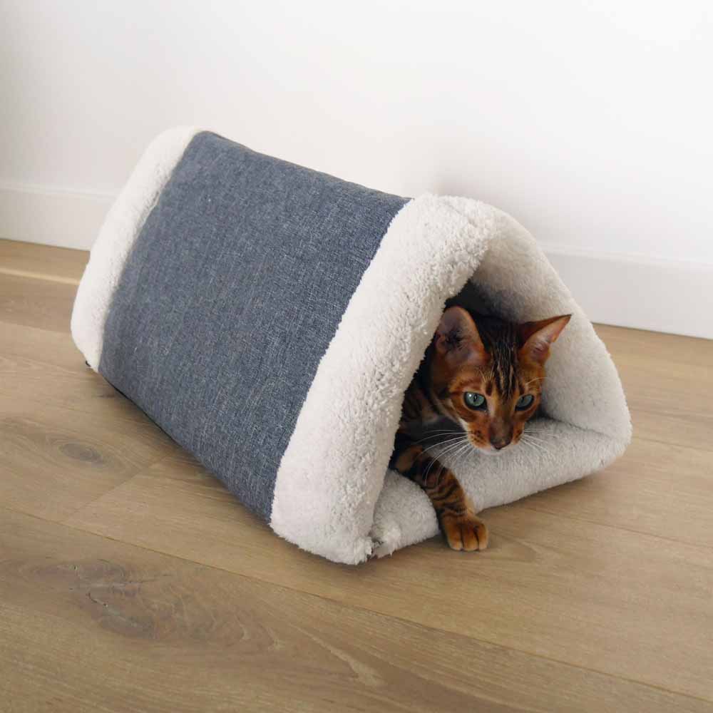 Rosewood Snuggle Plush 2 in 1 Cat Comfort Den Image 2