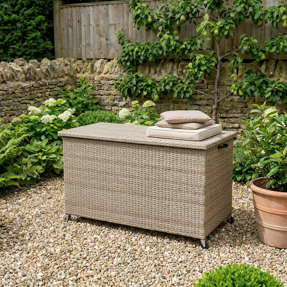 Cambridge Cushion Box with Wheels Natural Image 8